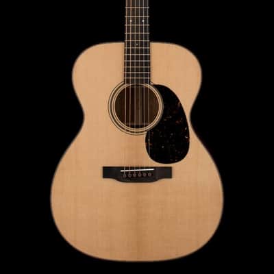 Martin 000-18 Modern Deluxe Acoustic Guitar w/HS image 2