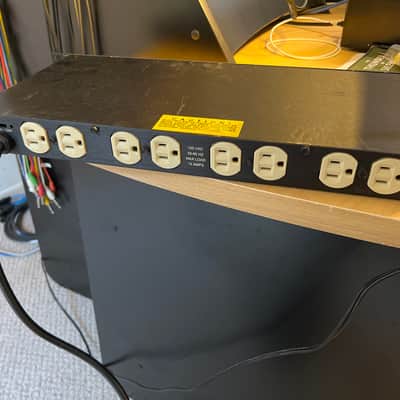 Furman AR-1215 Power Conditioner Voltage Regulator image 2