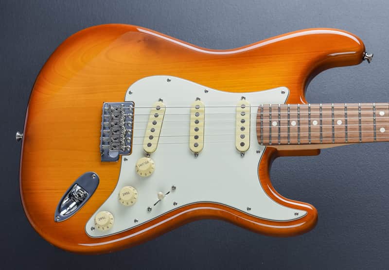 Fender USED American Performer Stratocaster - Honey Burst w/ Rosewood '24