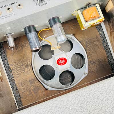 Alamo Capri Tube 1x6" Combo Amplifier 1960 - Grey image 11