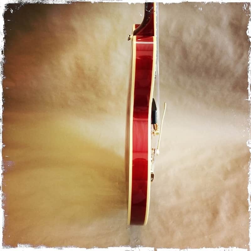 Epiphone 50th Ann. 1962 Sheraton E212TV Tremotone Electric Guitar