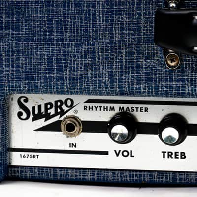 Supro 1675RT Rhythm Master 60/35-Watt 1x15" Tube Combo Amp w/ Cover – Blue Rhino image 10