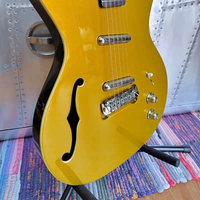 Danelectro Fifty Niner Gold Top - boxed as new image 2
