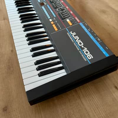 Roland Juno-106 61-Key Programmable Polyphonic Synthesizer (Full service / Warranty) image 9