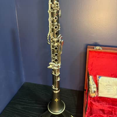 Buffet Crampon E11 Bb Clarinet image 3