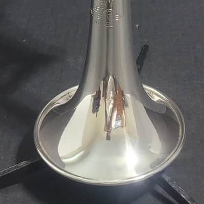 Getzen Eterna 900 Severinsen Model Trumpet,2 mouthpieces ,2 mutes and Original case 1968-1970 - Silver plated image 18