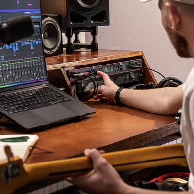 Focusrite SCARLETT 18I20 4G 4th Gen 24-bit 192 kHz Audio Recording Interface image 10