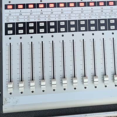 Mackie TT24 24-Channel Digital Mixing Console In F/case image 13