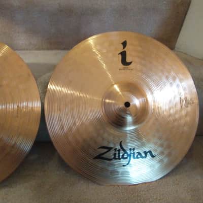 Zildjian I series 14 in hi hat cymbals mint condition image 3