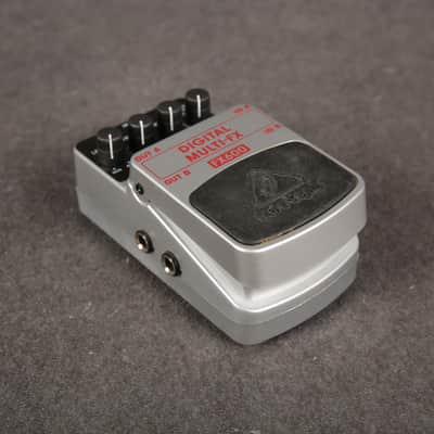 Behringer FX600 - 2nd Hand image 2