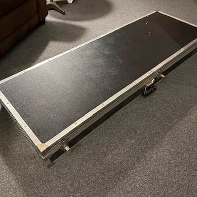 Roadie Hardshell Case / Made in U.S.A.  (Formerly:  Hybrid Cases) Fits:  Kurzweil K2500X and other similar sized boards Mid-1990s - hardwood covered in "Toilex"