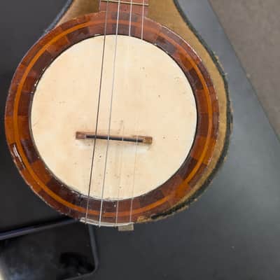 Banjolele Vintage rare with case 30s-50s image 3