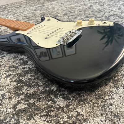 Fender Duo Sonic Reissue Vintage 1993 MIM Black Maple Fretboard Guitar + Gig Bag image 4