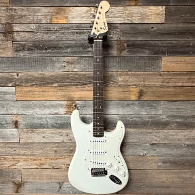 Fender Squier Bullet Stratocaster White image 2