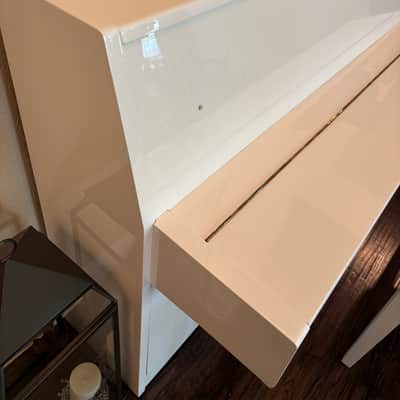 Hyundai U821 Upright Piano 1981-1990 - White image 2