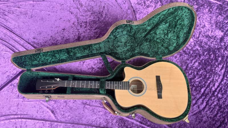 Stanford 1950s vintage style hard case for OM-sized guitars*strong wood construction*built-in hygrometer*looks fine witha fancy inside* image 1