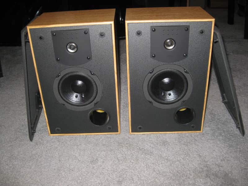 JBL J2050 2-way compact bookshelf speakers image 1