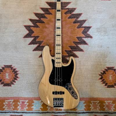 Fender American Vintage '75 Jazz Bass with Maple Fretboard 1999 - 2012 - Natural image 1