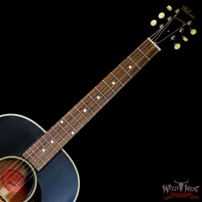 Gibson Custom Shop 1942 Banner J-45 Vintage Sunburst 3.80LBS image 4
