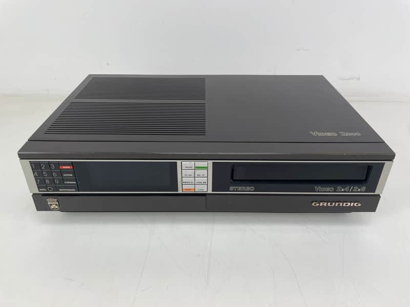 Grundig - Video 2x4/2x8 - 2280a - Video2000 - Video Cassette Recorder - Serviced (Recapped/Repaired) Grundig - Video 2x4/2x8 - 2280a - Video2000 - Video Cassette Recorder - Serviced (Recapped/Repaired)