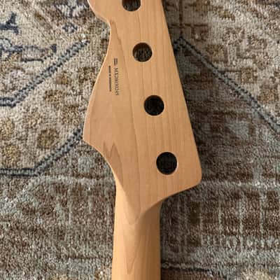 Fender Roasted Maple Jazz Bass® Neck, 20 Medium Jumbo Frets, 9.5", Maple, C Shape image 3