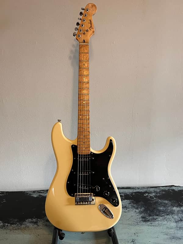 Fender Special Edition Lite Ash Stratocaster 2004 - 2008 | Reverb