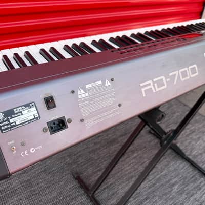 Roland RD-700 88-Key Weighted Stage Piano Keyboard - Main Outputs Tested image 11