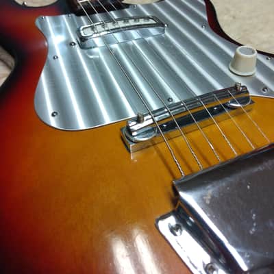 Kingston (Teisco) early 60's Swinger Short Scale 3-Tone Sunburst w/Gig Bag image 3