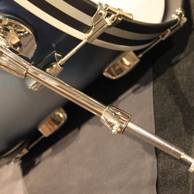 Slingerland Radio King 4-pcs Blue/Silver Lacquer Drum Set (20-12-14-14) - New! image 6