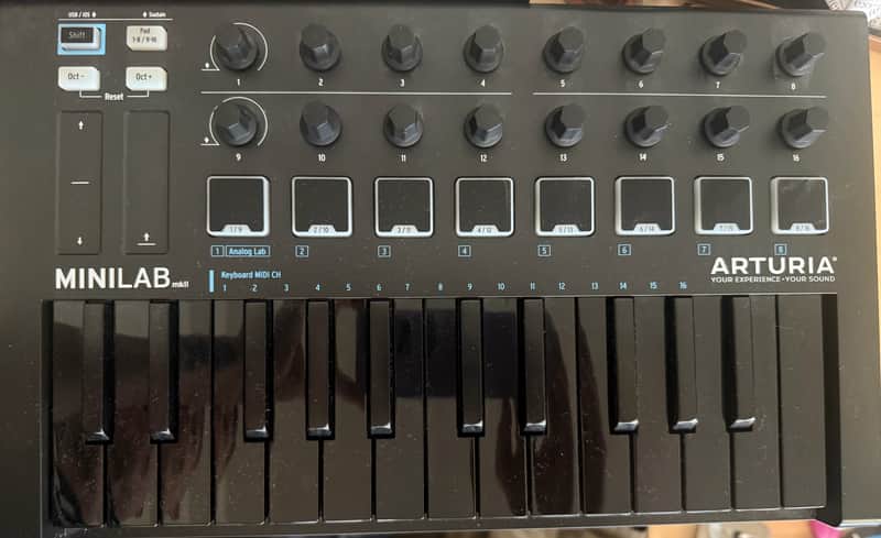 Arturia MiniLab MK2 MIDI Controller 2020 - Present - Black image 1