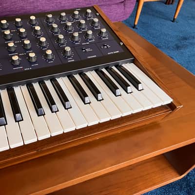 Korg Mono/Poly 1980s - Blue image 13