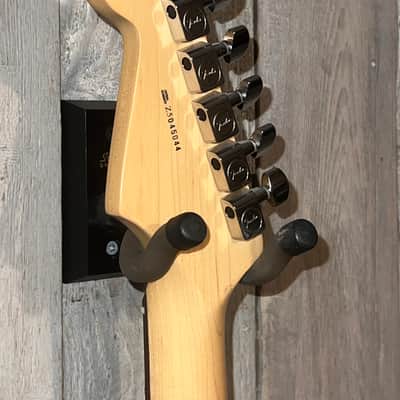 2005 Fender 60th Anniversary American Series Stratocaster, Rosewood Fretboard 3-Color Sunburst, Very Collectable and Ships Fast ! image 15