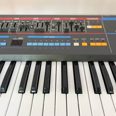Roland Juno 106 - 6 New Voice Chips Included! + original case image 6