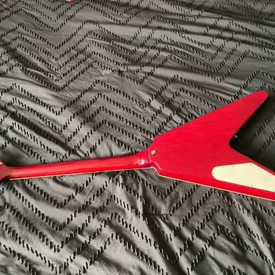Samick Greg Bennett Design GT-2/TR Red Quilt Top Flying V Electric