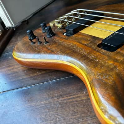 ​Alembic Rogue 4-String Bass 1996 – Claro Walnut Top / Mahogany Core – Active "Q" Electronics w/ Hardshell Case image 7