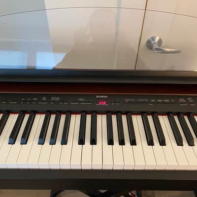 Yamaha デジタルピアノ P-155/中古、美品 Yamaha P-155 P155 Digital Piano Weighted keys + FC-4 Sustain Pedal