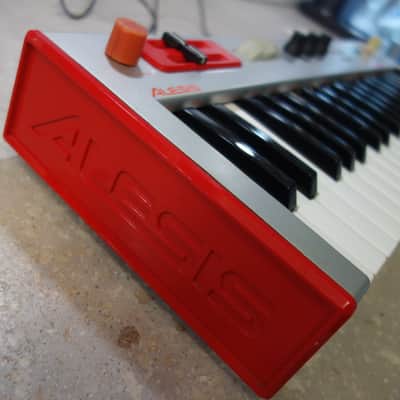 Alesis Micron 2000s - Silver image 2