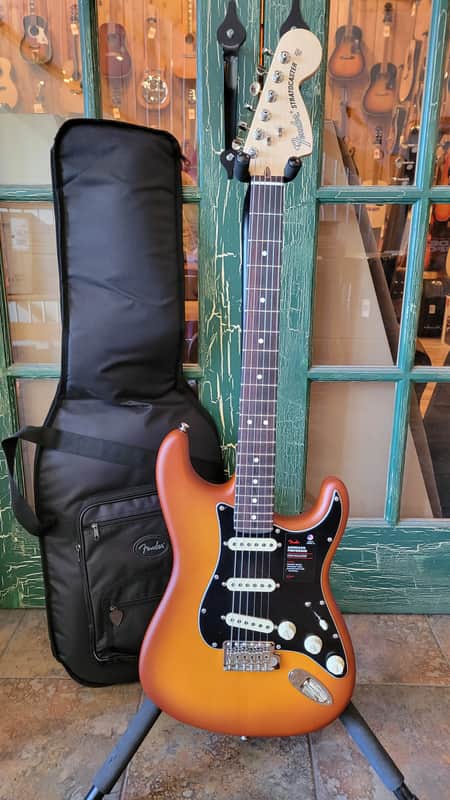 Fender Limited-Edition American Performer Stratocaster Spruce Satin Honey Burst w Deluxe Gig Bag image 1