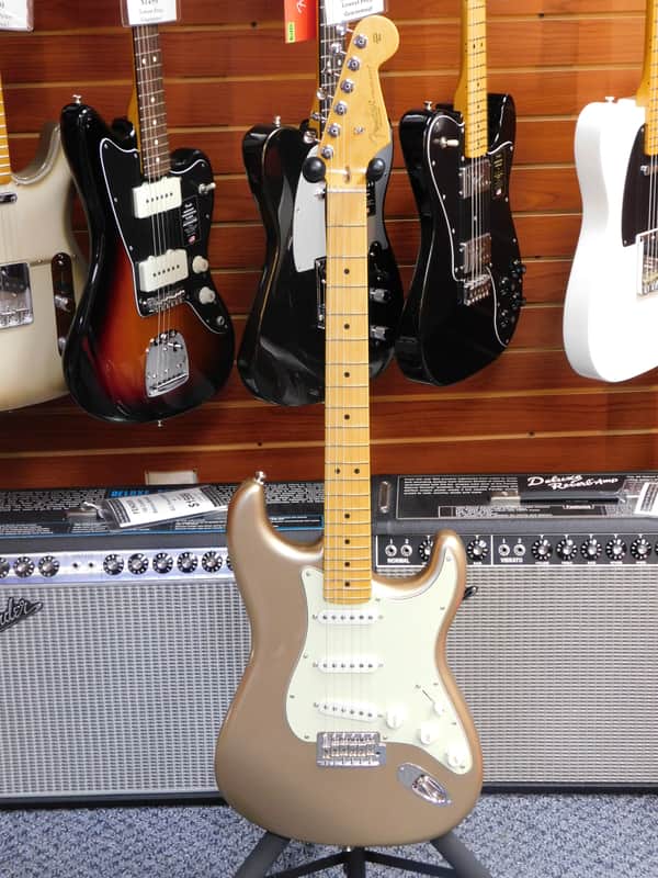 Fender American Professional Classic Stratocaster 2025 - Faded Firemist Gold image 1