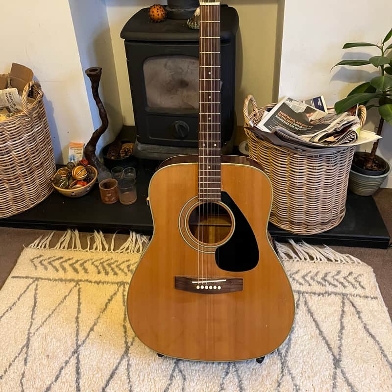 1972 – 1976 Yamaha FG-200 Jumbo Dreadnought Natural