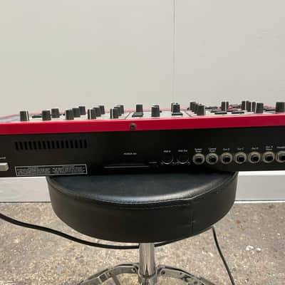Nord Rack 2 16-Voice Rackmount Virtual Analog Synthesizer 1997 - 2003 - Red image 4