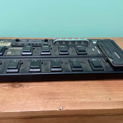 Line 6 POD xt Live Multi-Effect and Amp Modeler 2004 - 2007 - Black image 2