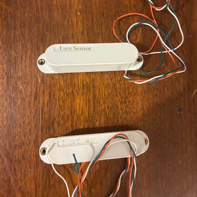 Fender 099-2000-000 FLS Stratocaster Lace Sensor Gold Pickup 2010s - White image 1