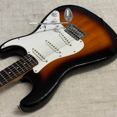 2007 Squier Stratocaster Bullet Strat Brown Sunburst Tremolo Rosewood Fretboard image 8