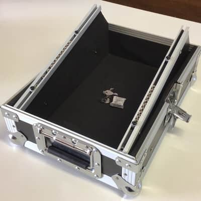 Roadinger Flight Case with rack support image 2