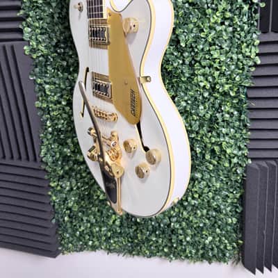 Gretsch G5655TG Electromatic Center Block Jr. Single Cutaway with Gold Hardware 2019 Snow Crest White image 6
