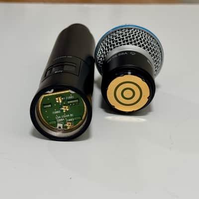 Shure Axient AD2 Digital Wireless Microphone with Beta58 Capsule in Original Box - Black image 11