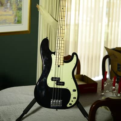 Bottom Wave P Bass Black image 1