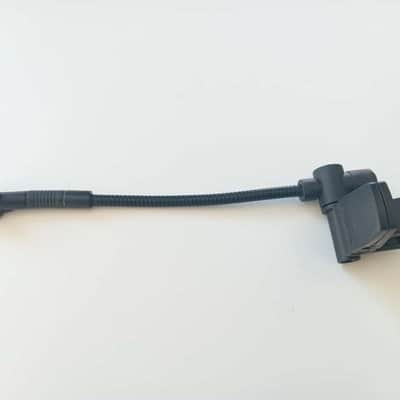 AKG 519 ML clip-on microphone + AKG B29L battery power supply image 2