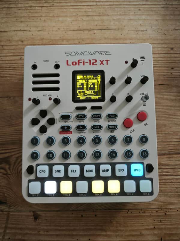 Sonicware Liven Lofi-12 27-Key Sampling Groovebox | Reverb